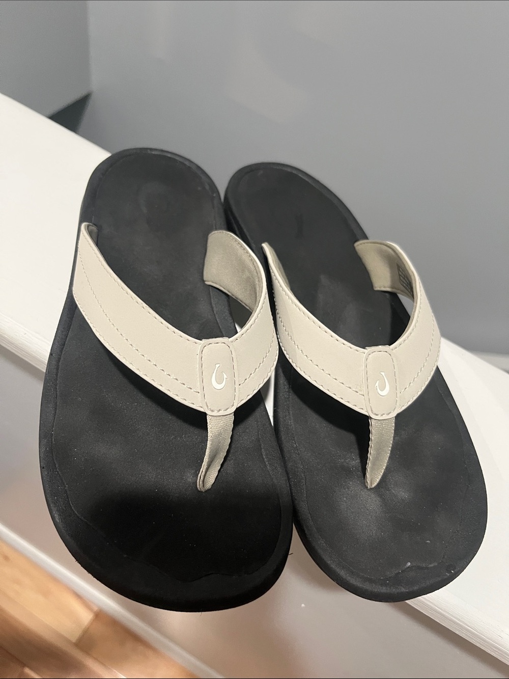 OLUKAI Ohana 9 Comfort Beach Beige Black Women's Flip Flop Sandals
